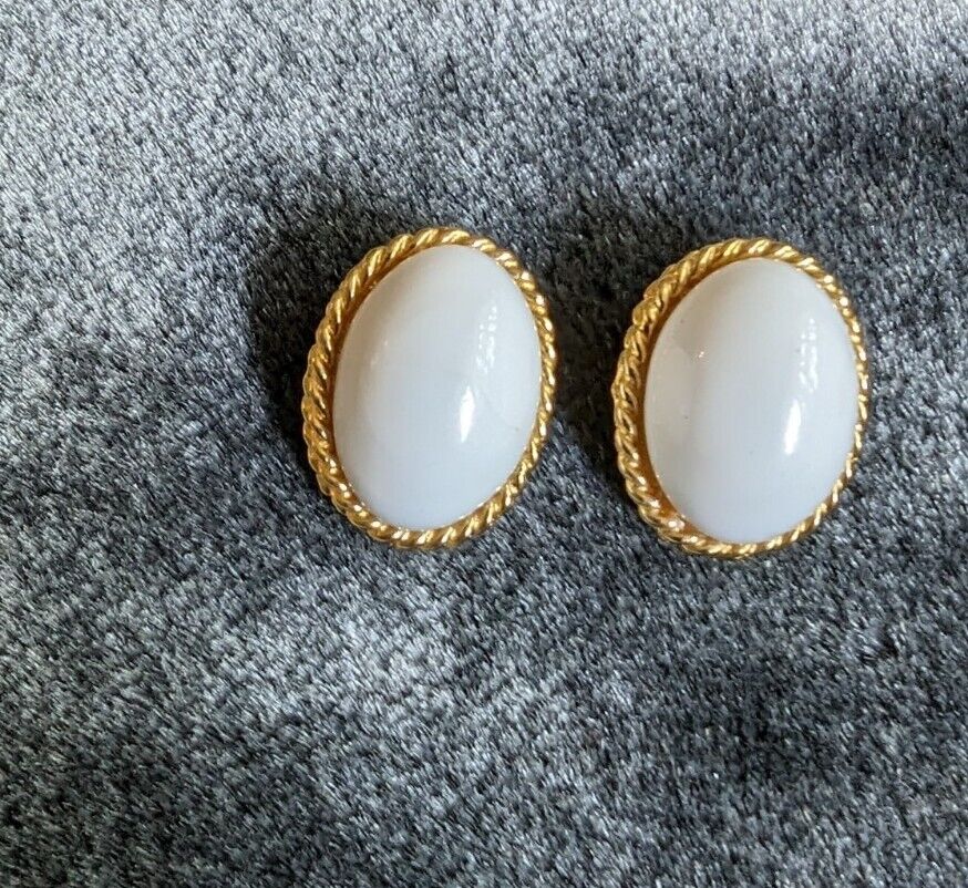 Vintage Les Bernard Clip On Earrings White Glass Stone Over Golden Metal Classic