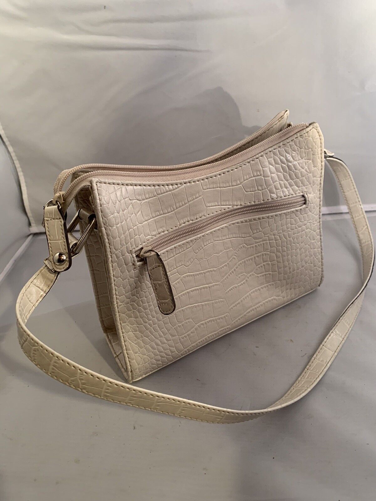 Villager Lady's Purse white