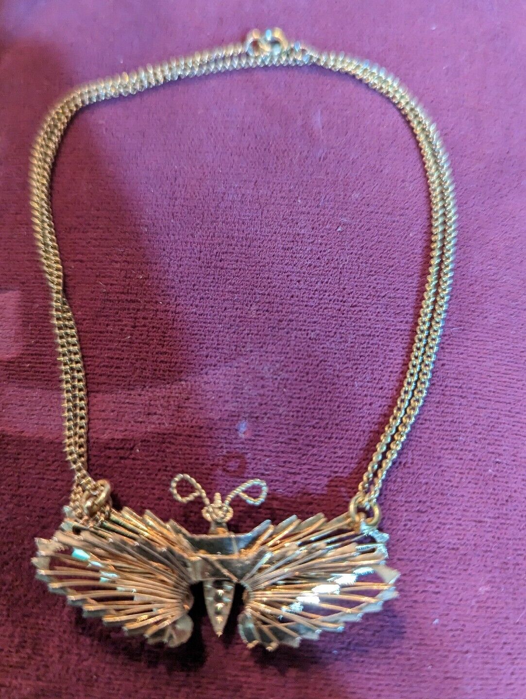 Necklace Butterfly Insect in Gold Tone 16" Link Chain Spring Ring Clasp