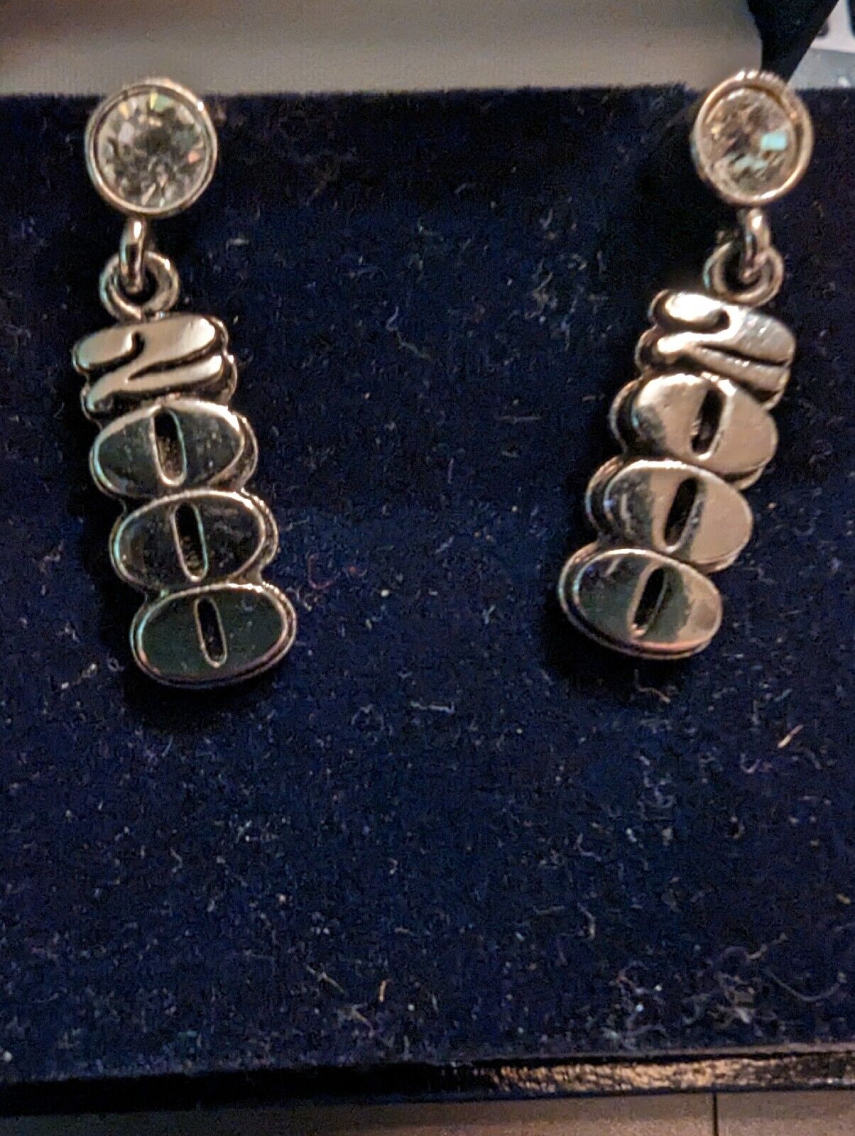 Vintage Year "2000" Metal Dangling Silver Tone Earrings