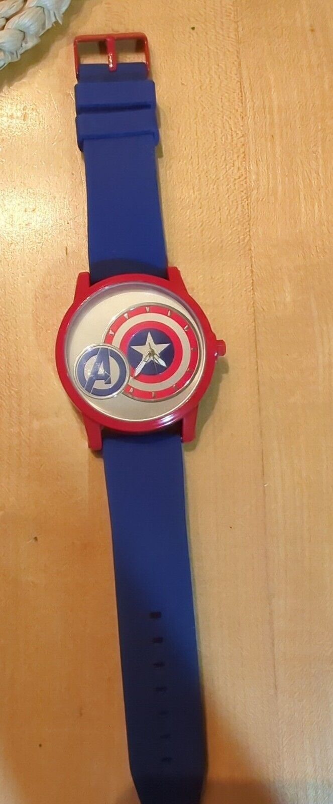 Huge Marvel Accutime Single Watch Avengers Captain America AVG1520KM Working