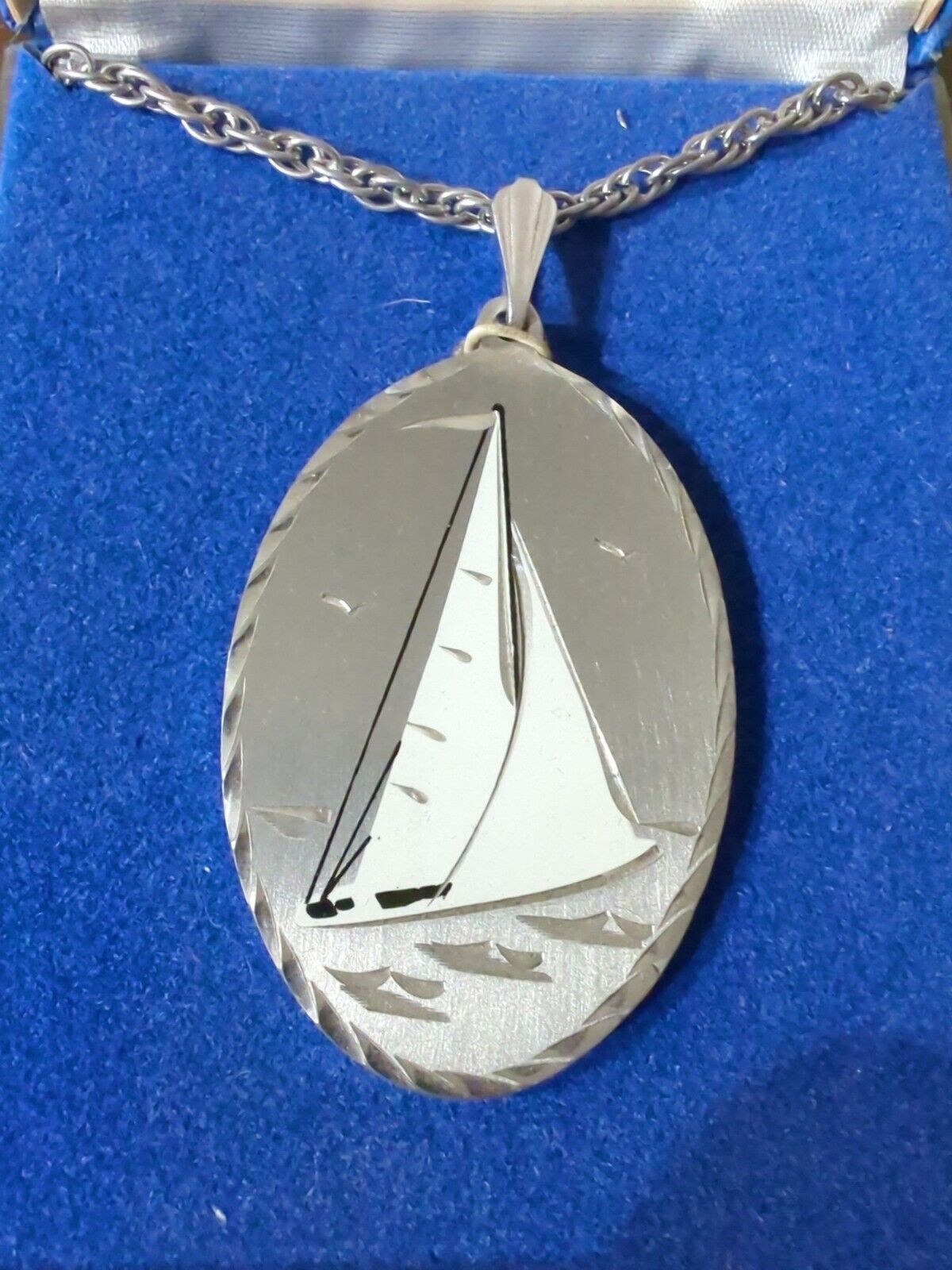 Blackinton Mass USA Sailboat Large Pewter Pendant And Chain New In Box