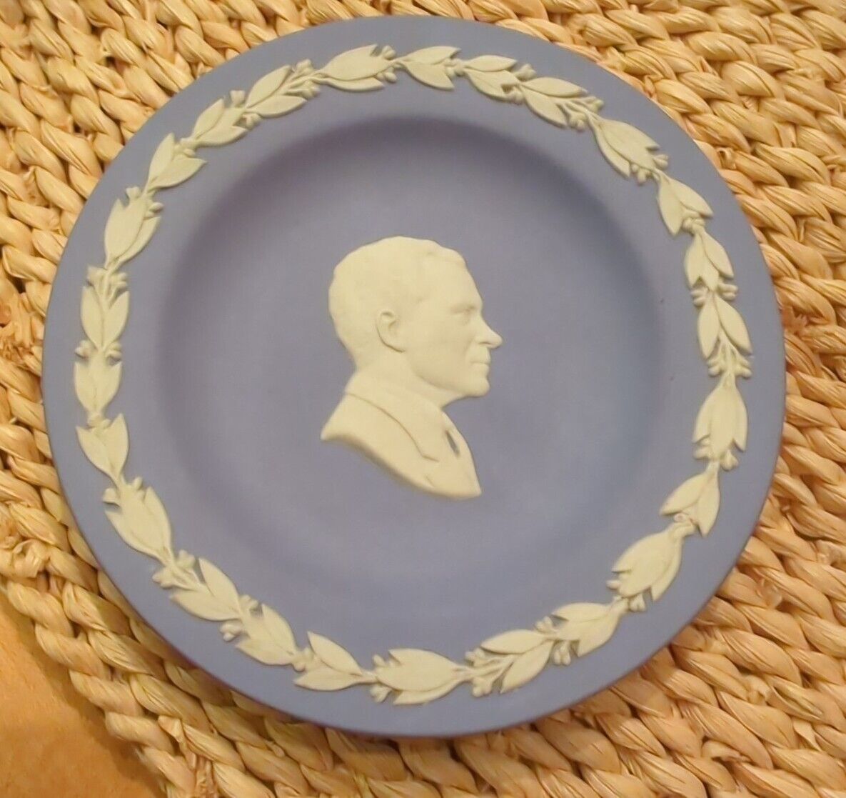 Vintage WEDGWOOD US PRESIDENT RICHARD M. NIXON SMALL 4" ROUND DISH