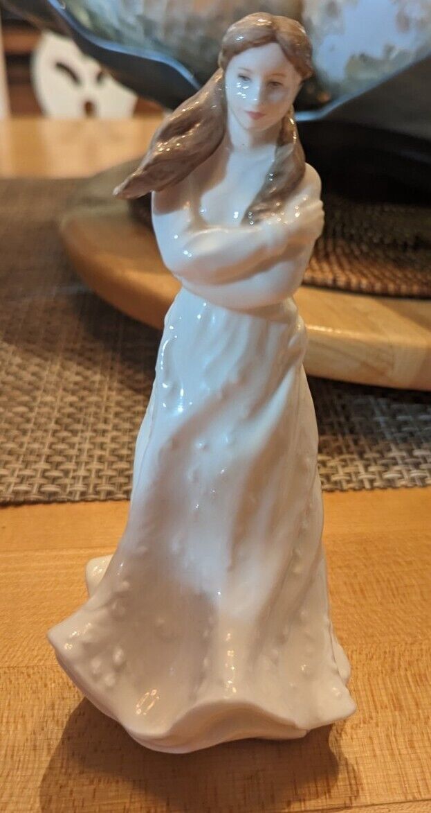 Vintage 2000 Figurine ROYAL DOULTON SENTIMENTS EMBRACE HN 4258 Lady Figurine 6"