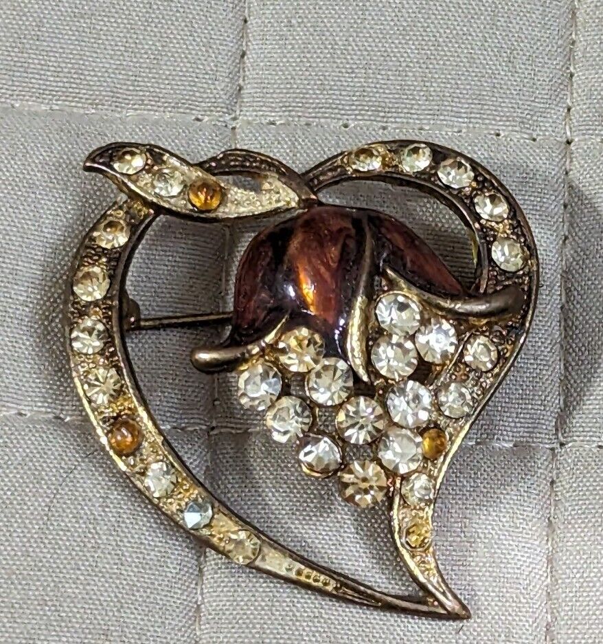 Beautiful Vintage 1950s Rhinestone And Enamel Golden Brooch