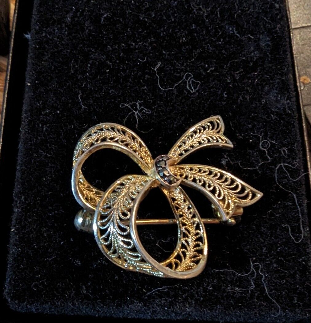 Marked Sterling Intricate Gold Toned Ribbon Pin Brooch