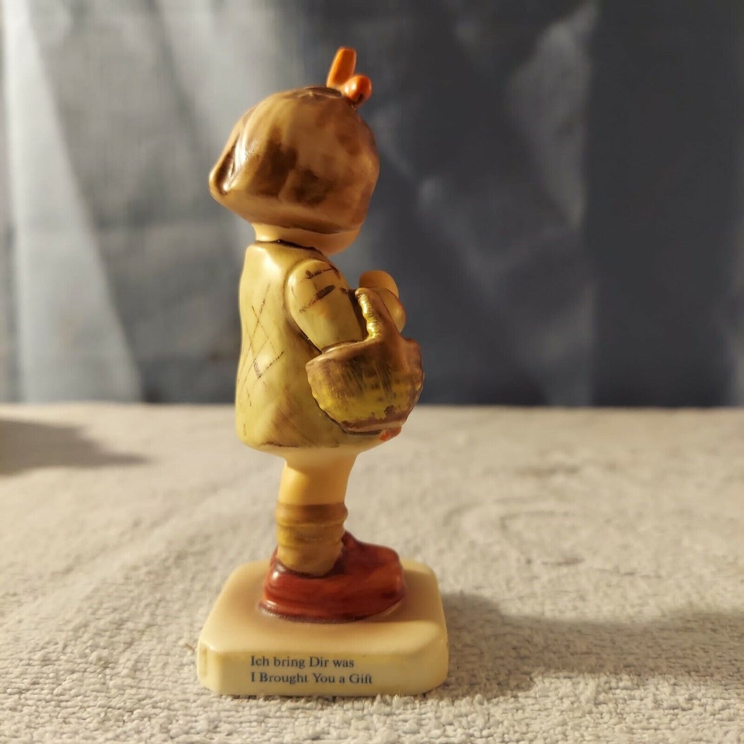 Goebel Figurine I Brought You a Gift #479 MI Hummel Club 4" W Germany